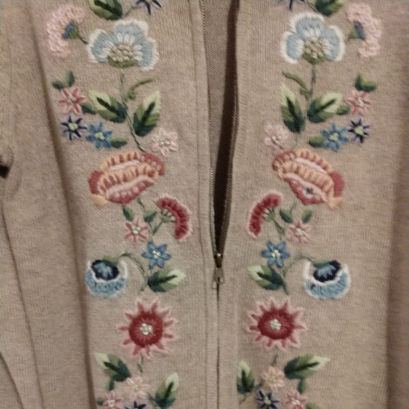 SOLD   Vintage 🆕 Tiara International Embroidered Cardigan Sweater Zipper Front - Picture 6 of 11